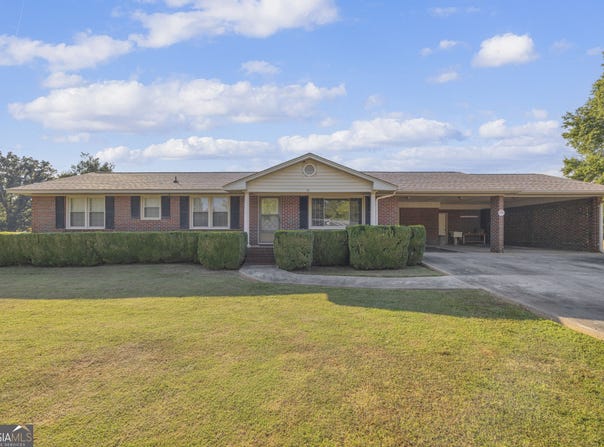 61 Farris Road, Hartwell, GA 30643
