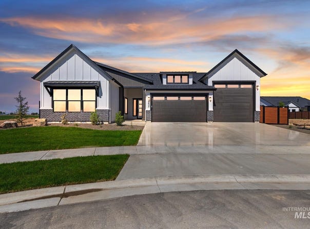 7623 W Flathead Lake Dr, Eagle, ID 83616