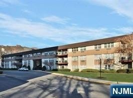 1111 River Road, Edgewater, NJ 07020