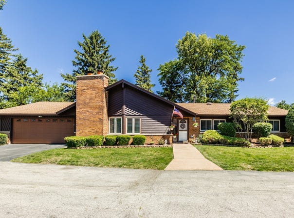 1312 N River Road, Mount Prospect, IL 60056