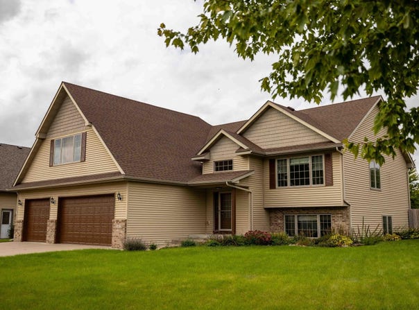 608 Colodoro Lane, Eagle Lake, MN 56024