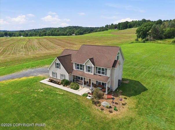 707 Gilbert Road, Gilbert, PA 18331