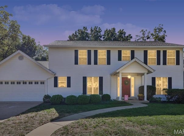 16550 Green Pines Drive, Ballwin, MO 63011
