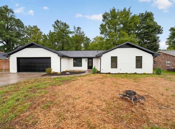 6567 Brookwood Dr, Owensboro, KY 42301
