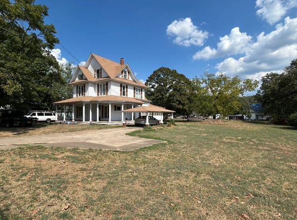 700 N 3rd Street, Ozark, AR 72949