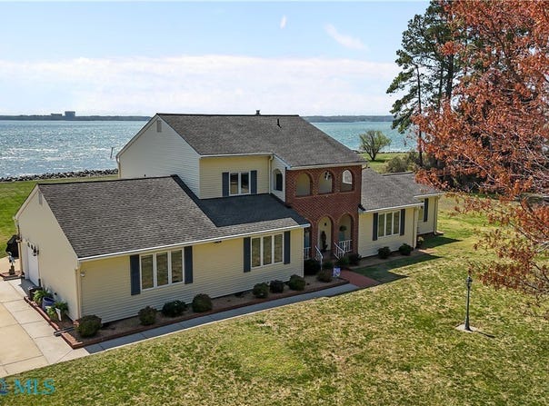 8560 Victory Hill Lane, Hayes, VA 23072