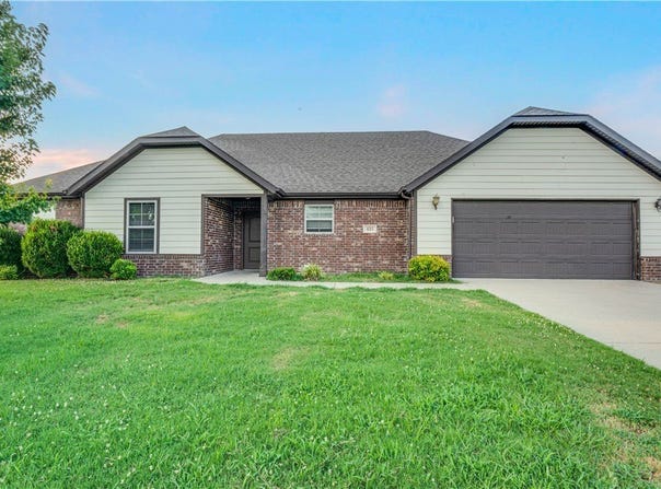 421 Capri Street, Centerton, AR 72719
