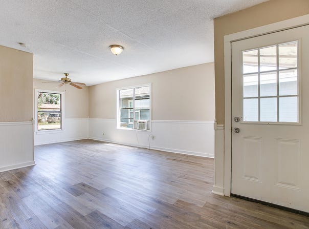 132 E 11th Street, San Angelo, TX 76903