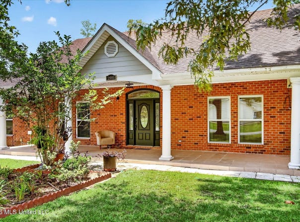 2011 Tradewinds Drive, Gautier, MS 39553