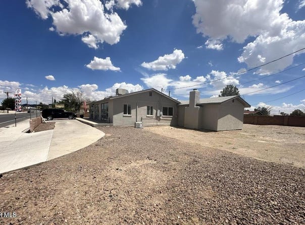 300 S 7th Street, Anthony, TX 79821