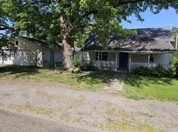 501 S Chicago, Dewitt, IL 61735