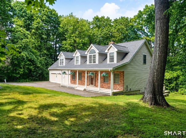 46 Washington Drive, Middlebury, CT 06762