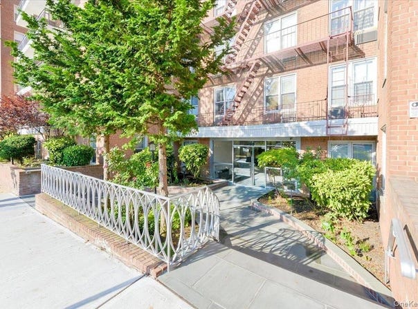 67-50 Thornton Place, Forest Hills, NY 11375