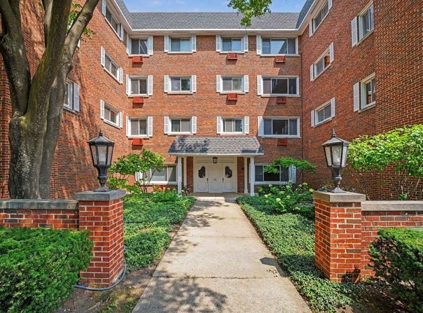 800 Washington Boulevard, Oak Park, IL 60302