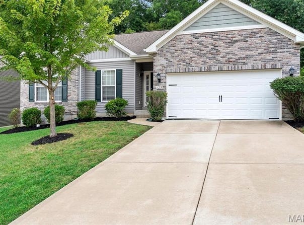 125 San Marino Parkway, Fenton, MO 63026