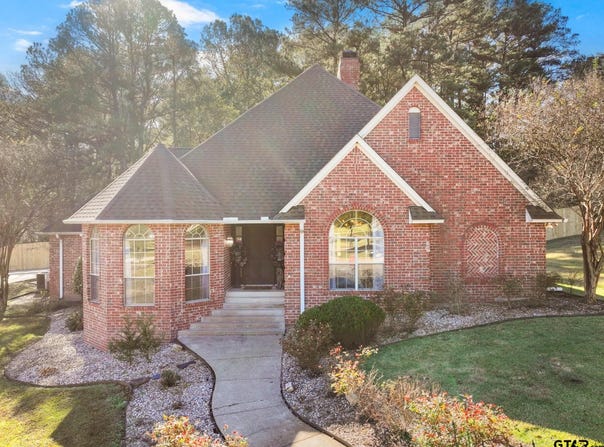 912 Fleming, Mt Pleasant, TX 75455