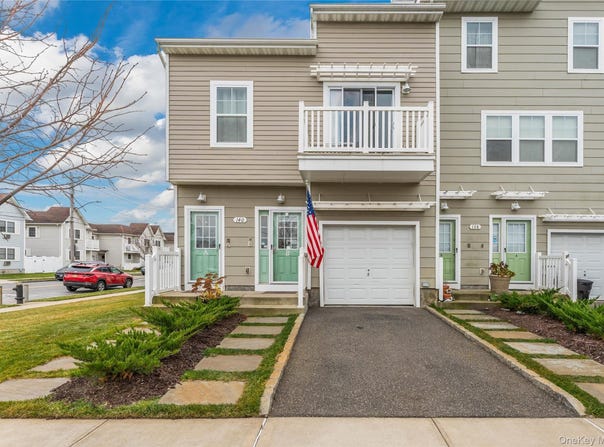 140 Compass Place, Arverne, NY 11692