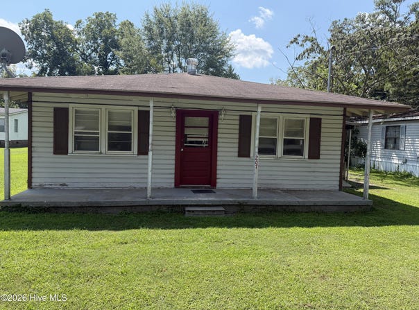 207 S Plume Street, Roper, NC 27970