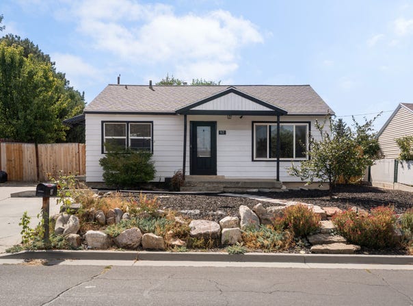 97 W LESTER Ave, Murray, UT 84107