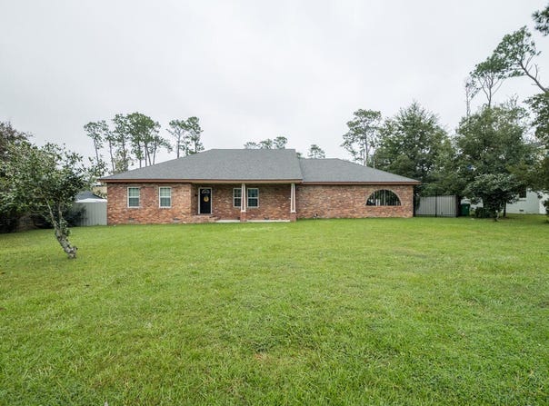 2301 Azalea Dr, Valdosta, GA 31602