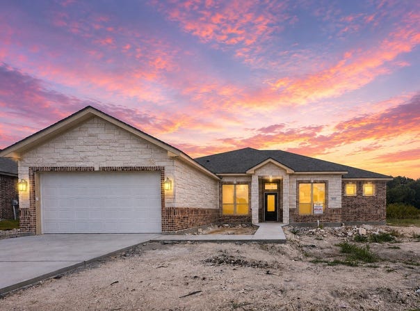 131 Lasso Loop, Lorena, TX 76655