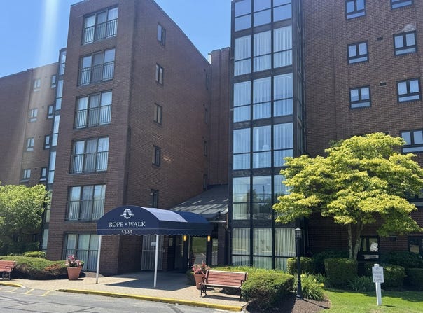 4234 N Main St, Fall River, MA 02720