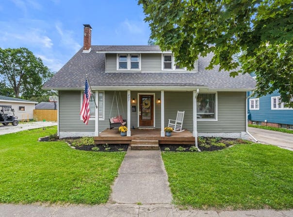207 E Main Street, Monticello, IL 61856
