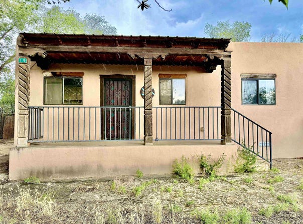 19 Valerio Road, Ranchos de Taos, NM 87557