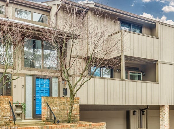 2675 Warrensville Center Road, Shaker Heights, OH 44122