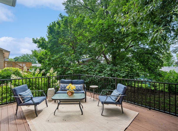 8666 Sunny Hill Drive, Clive, IA 50325