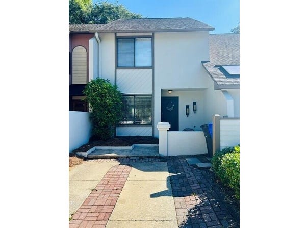 311 Lapwing Lane, Mount Pleasant, SC 29464