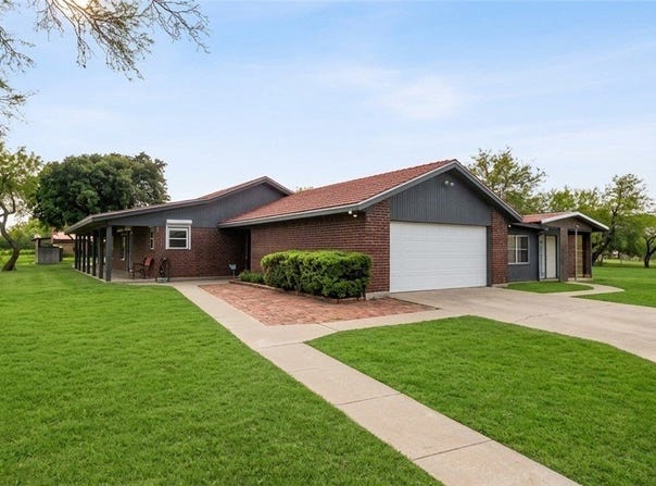 718 E County Road 2340, Riviera, TX 78379