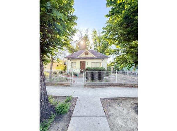 208 Lewis Ave, La Junta, CO 81050
