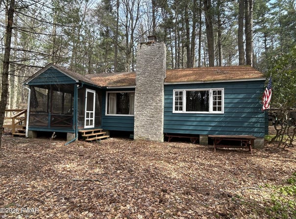 111 Deer Xing, Paupack, PA 18451