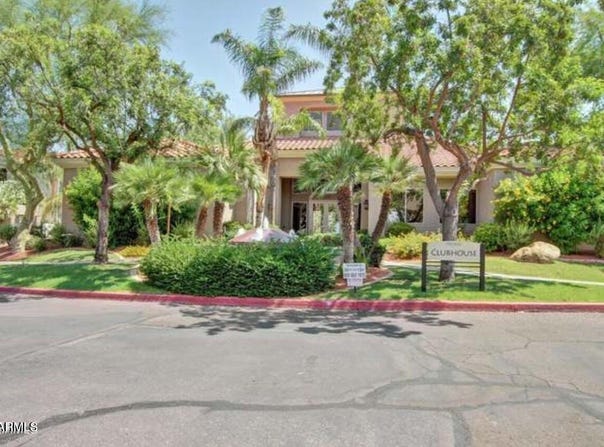 3830 E LAKEWOOD Parkway E, Phoenix, AZ 85048