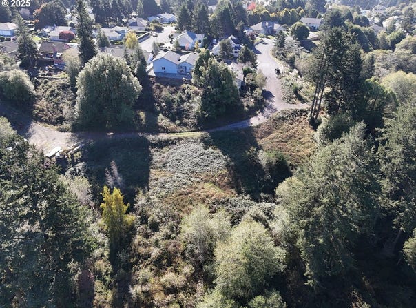 Brooke Ln, Brookings, OR 97415