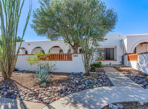 160 S Paseo Pena, Green Valley, AZ 85614