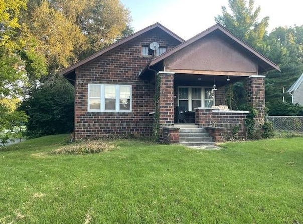 301 E Virginia Rd, Arenzville, IL 62611
