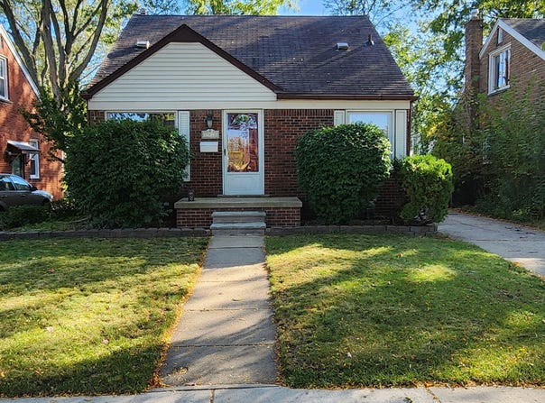 13671 Hart Street, Oak Park, MI 48237
