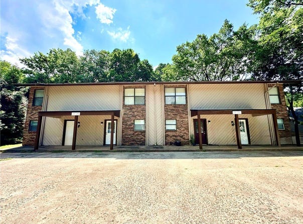 2103, 2105, 2107 N E Oaks Drive, Fayetteville, AR 72703