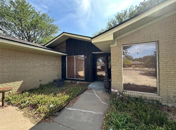 105 BELLAIRE Avenue, Dumas, TX 79029-3321