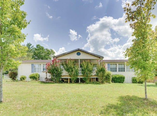 207 4th St, Corryton, TN 37721