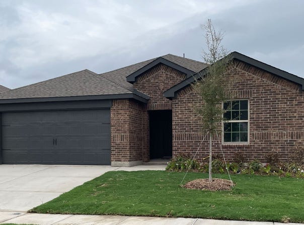 216 Van Horn Drive, Terrell, TX 75160