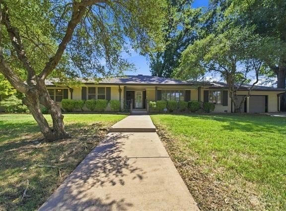 2706 E 57th Street, Tulsa, OK 74105