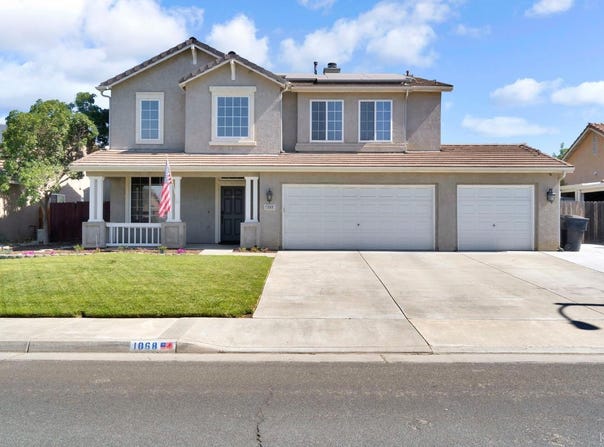 1068 W Pepper Drive, Hanford, CA 93230