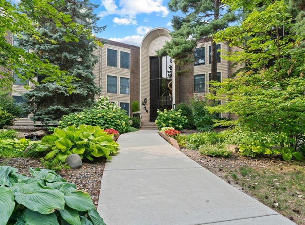8549 Irwin Road, Bloomington, MN 55437