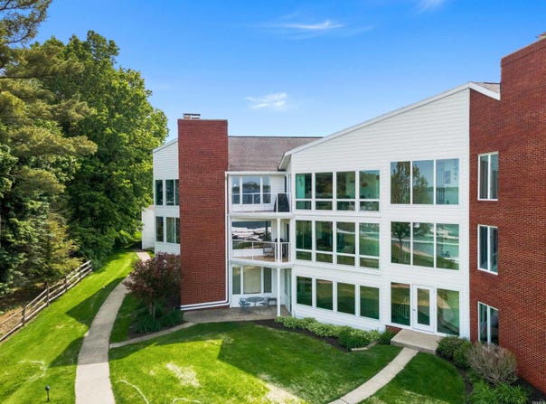 10660 N Southshore Drive, Syracuse, IN 46567