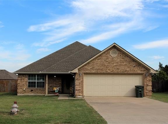 908 N 3rd, Calera, OK 74730