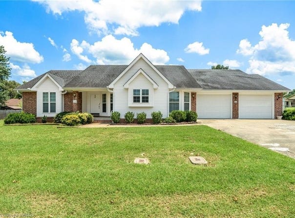 310 N 28th ST, Ozark, AR 72949