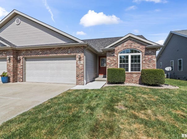 1621 MAGNOLIA Drive, Chatham, IL 62629